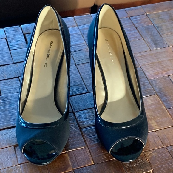 50% OFF! Patent Leather Satin Bandolino Wedge - Picture 4 of 7